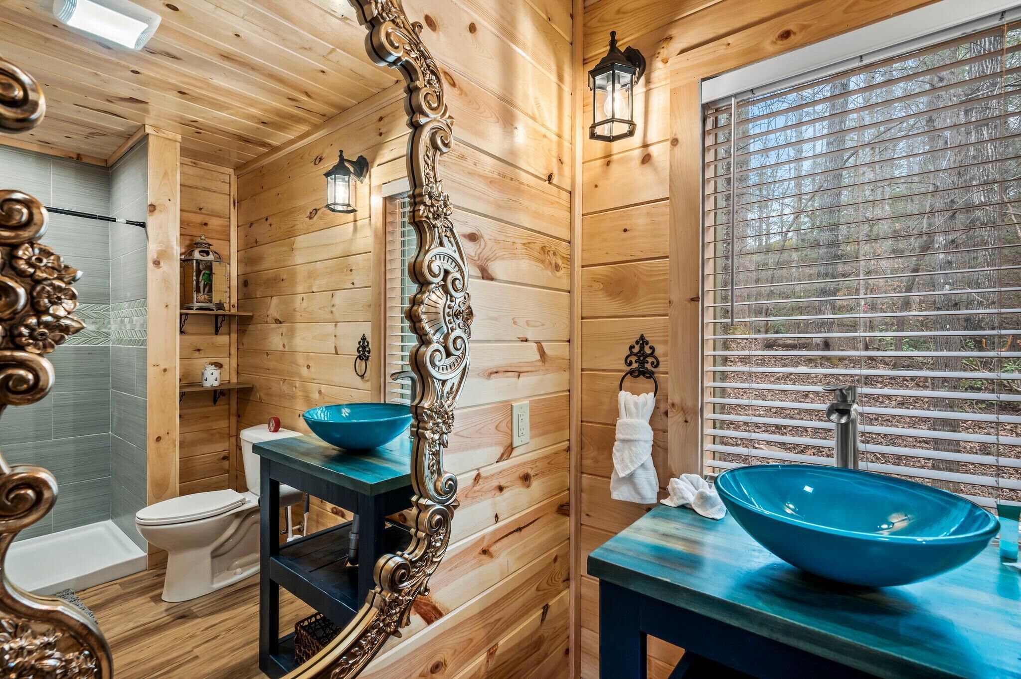 House, Multiple Beds (Neverland) | Bathroom