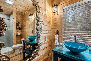 House, Multiple Beds (Neverland) | Bathroom - Neverland (Gatlinburg)