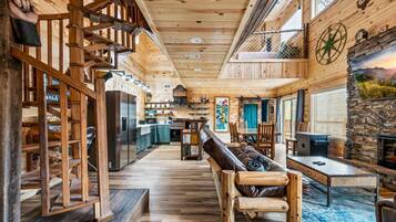 House, Multiple Beds (Neverland) | Living area