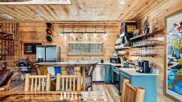 House, Multiple Beds (Neverland) | Dining