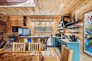 House, Multiple Beds (Neverland) | Dining - Neverland (Gatlinburg)