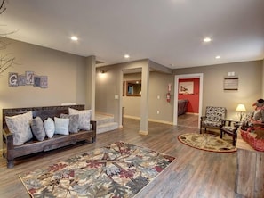 House, Multiple Beds (A Family Tradition) | Interior - A Family Tradition (Gatlinburg)