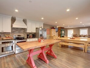 House, Multiple Beds (A Family Tradition) | Private kitchen - A Family Tradition (Gatlinburg)