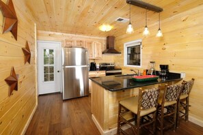 Ferienhaus, Mehrere Betten (Pioneer Trail Retreat) | Eigene Küche