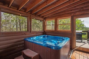 Casa, varias camas (Fox n' Socks) | Tina de hidromasaje interior
