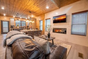 House, Multiple Beds (Hillside Horizon) | Living area - Hillside Horizon (Sevierville)