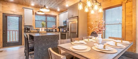 House, Multiple Beds (Hillside Horizon) | Dining