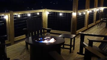 ハウス ベッド (複数台) (Hickory Haven) | 施設の敷地