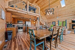 Ferienhaus, Mehrere Betten (Rustic Retreat) | Speisen