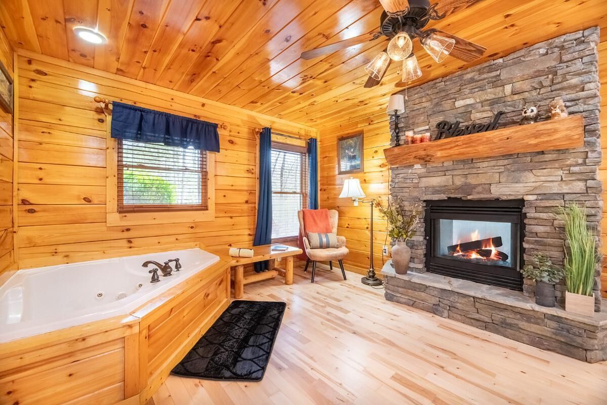 House, Multiple Beds (Smoky Mountain Vista) | Interior