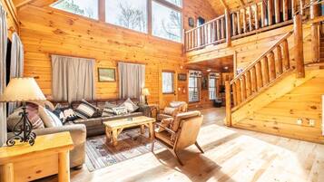 House, Multiple Beds (Smoky Mountain Vista) | Living area