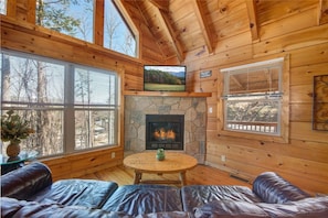 House, Multiple Beds (The Vinson) | Living area - The Vinson (Gatlinburg)