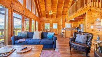 Ferienhaus, Mehrere Betten (Misty Mountain Treehouse) | Wohnbereich
