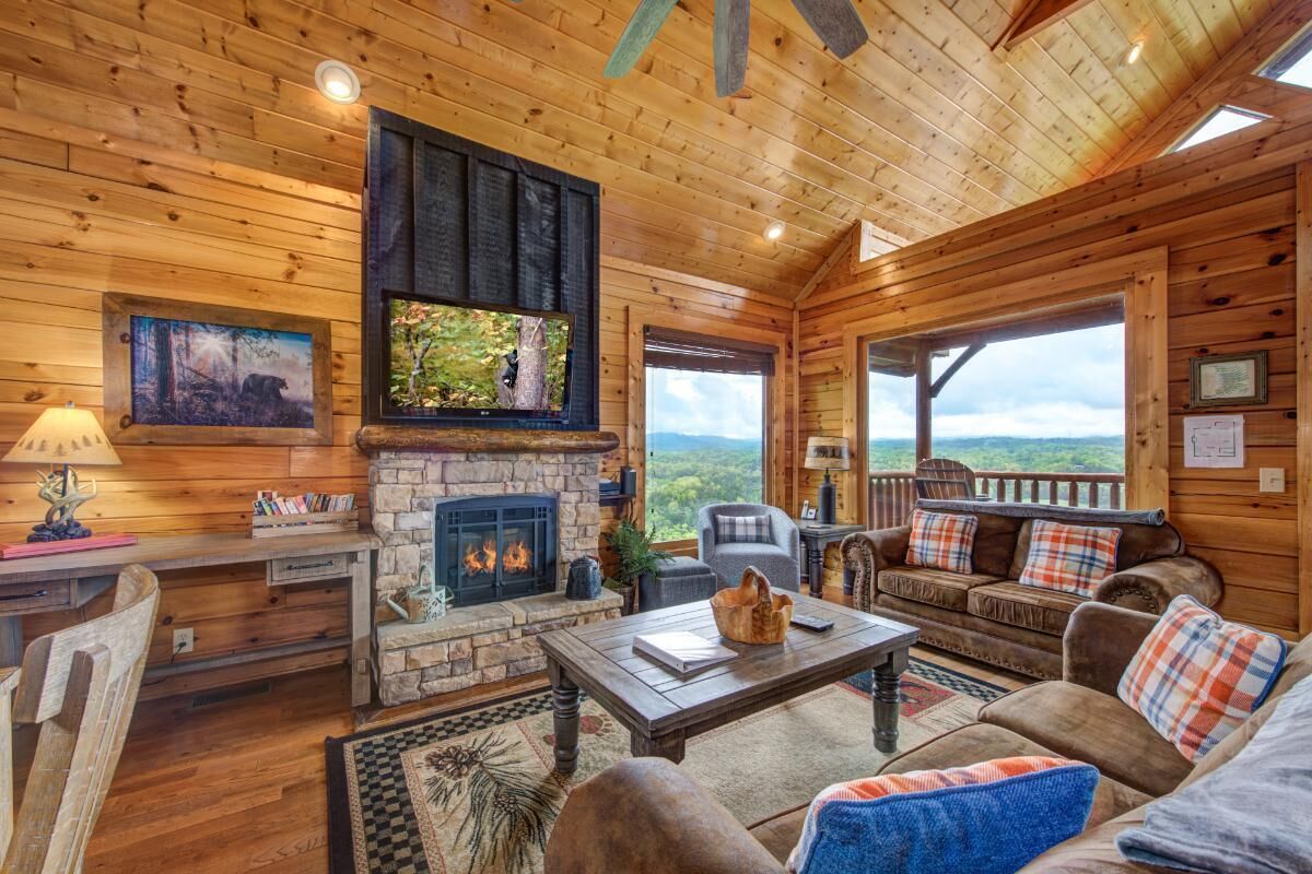 House, Multiple Beds (Edge Of Forever) | Living area