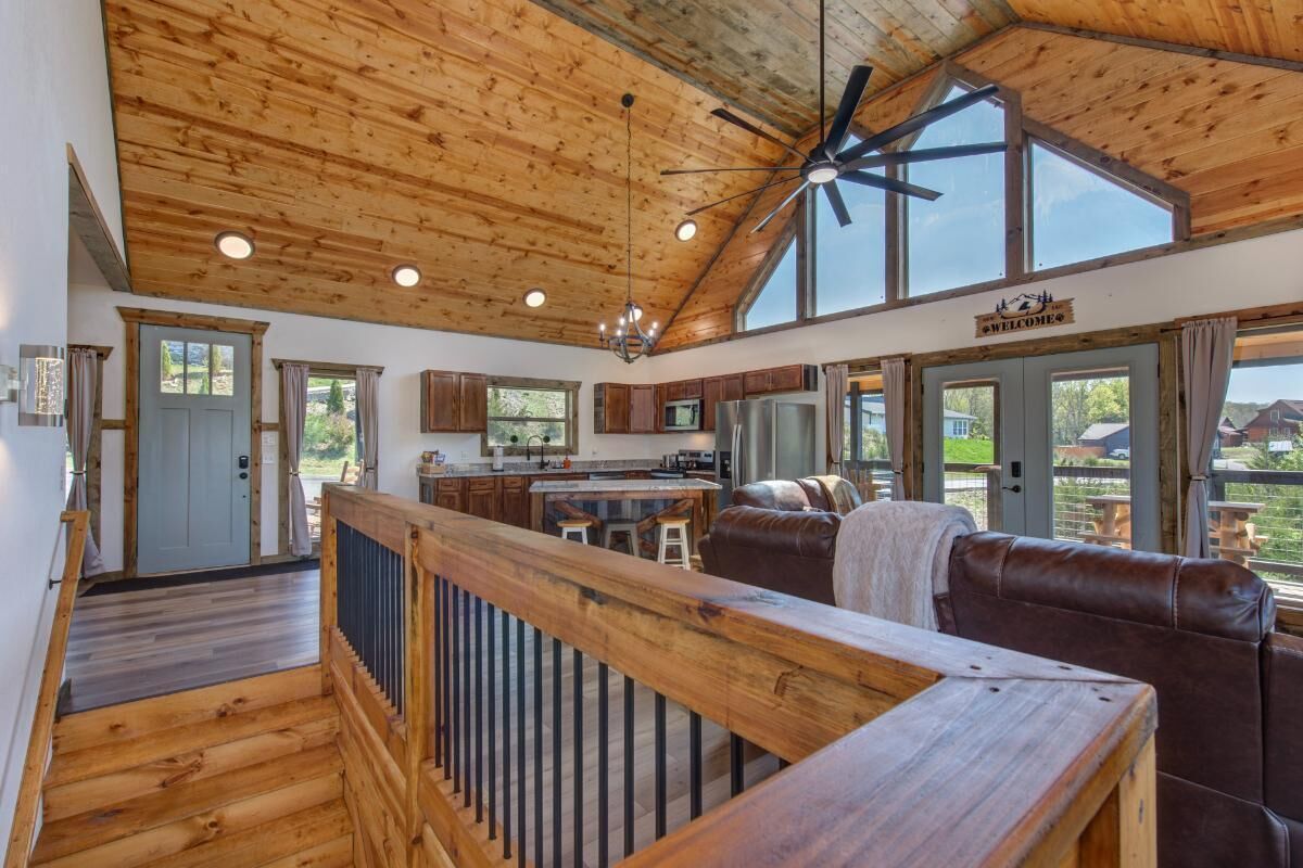 House, Multiple Beds (Bearfoot Timbers) | Interior