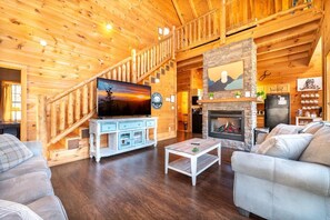 Ferienhaus, Mehrere Betten (Smoky Summit Stays) | Wohnbereich