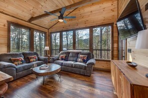 Ferienhaus, Mehrere Betten (Bearfoot Splash Hideaway) | Wohnbereich