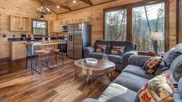 Maison, plusieurs lits (Bearfoot Splash Hideaway) | Coin séjour
