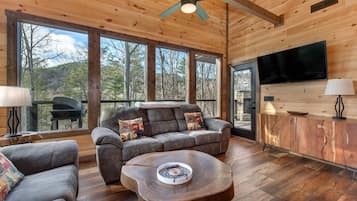 Maison, plusieurs lits (Bearfoot Splash Hideaway) | Coin séjour
