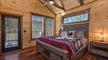 Maison, plusieurs lits (Bearfoot Splash Hideaway)