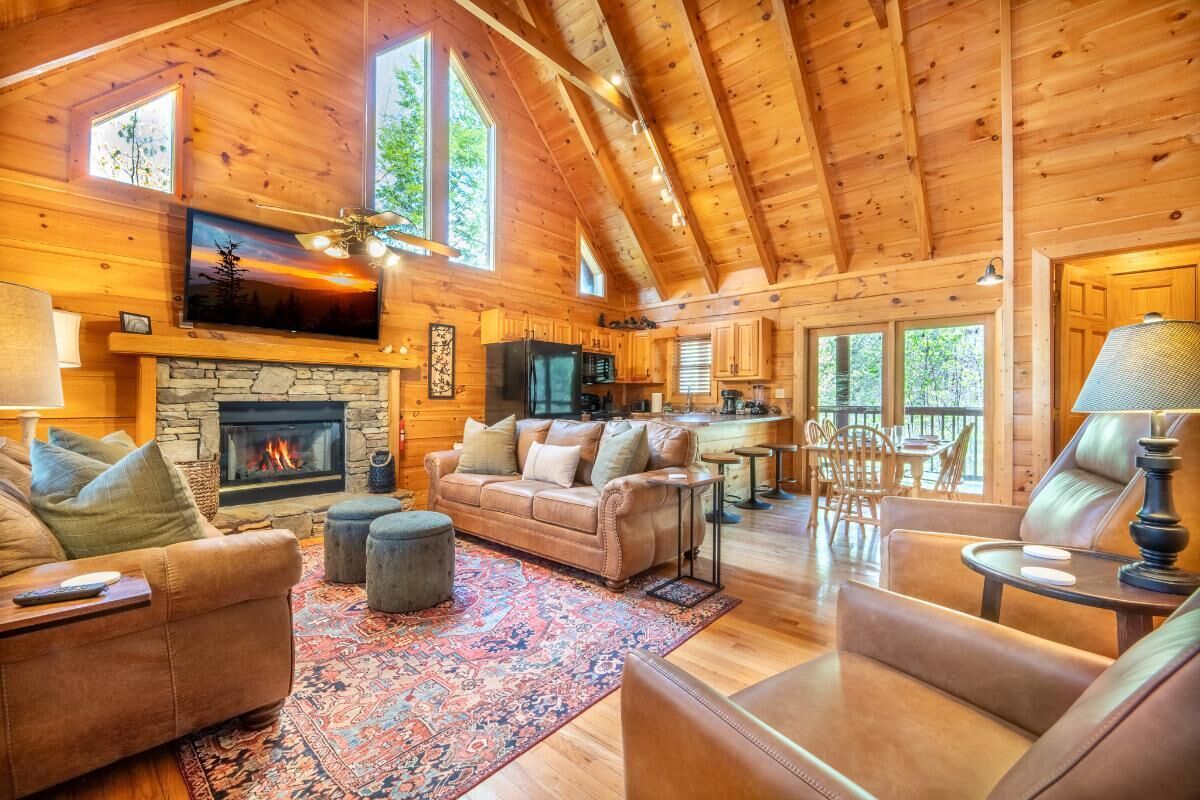 House, Multiple Beds (Roudy’s Roost) | Living area