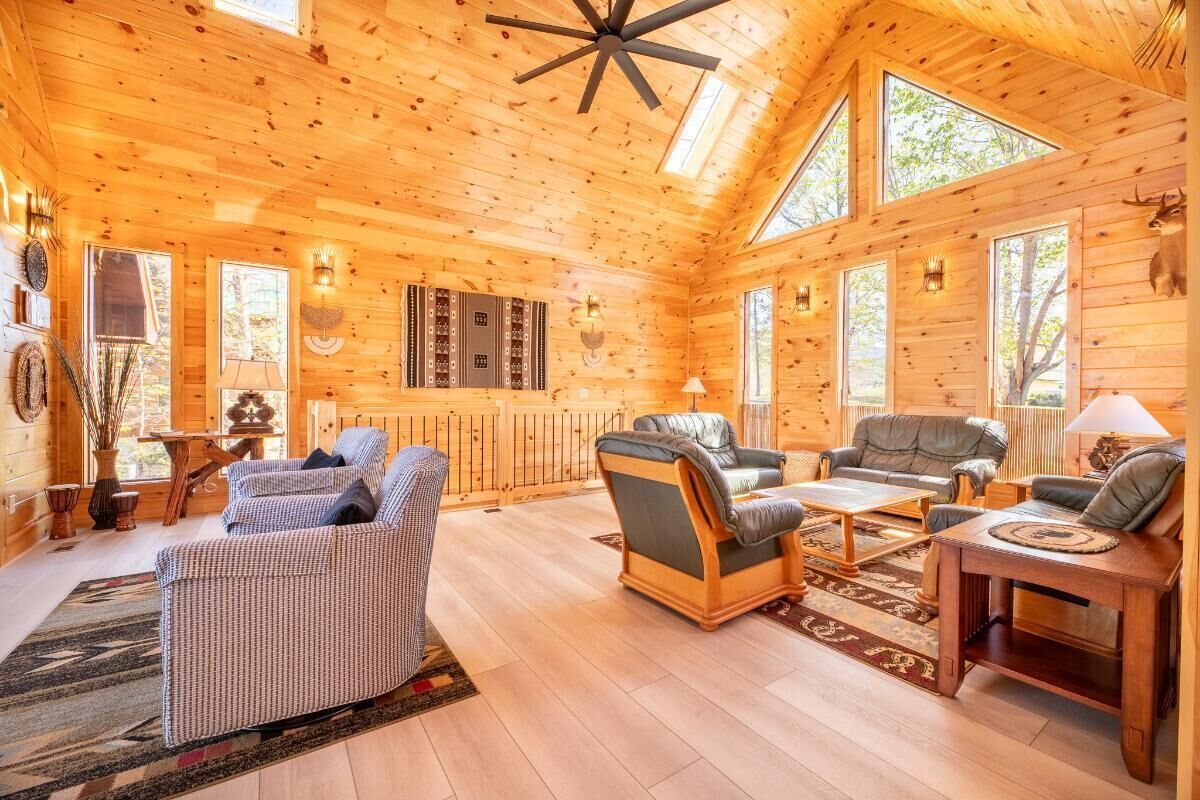 House, Multiple Beds (Psalm 2705) | Living area