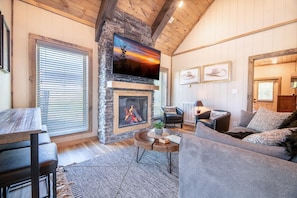 House, Multiple Beds (Suite Retreat) | Living area - Suite Retreat (Pigeon Forge)