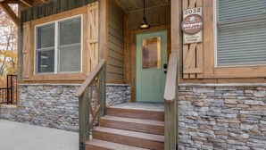 Exterior detail - Bluemoon Ridge (Pigeon Forge)