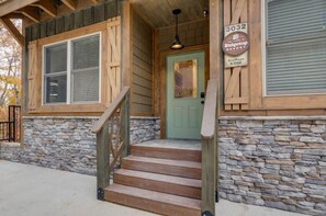 House, Multiple Beds (Bluemoon Ridge) | Exterior detail - Bluemoon Ridge (Pigeon Forge)