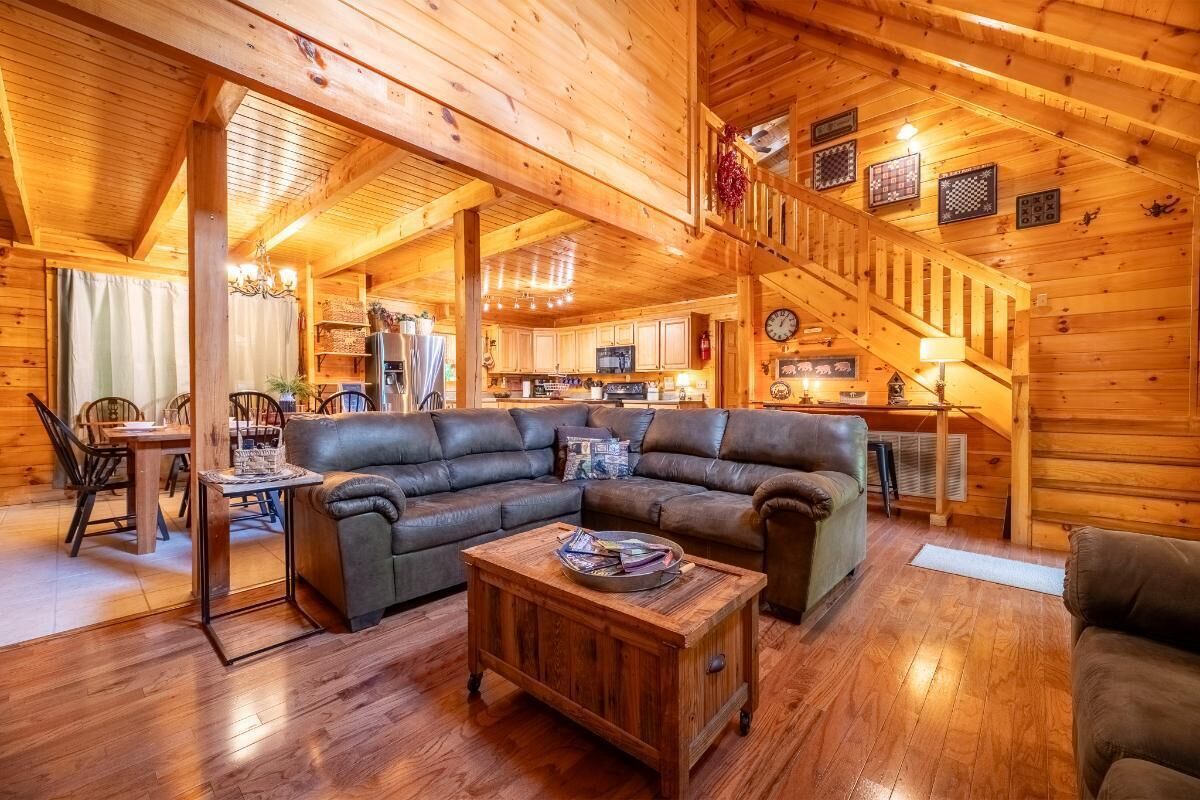 House, Multiple Beds (Timber Tails) | Living area