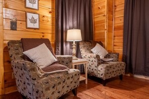 House, Multiple Beds (Timber Tails) | Interior - Timber Tails (Sevierville)