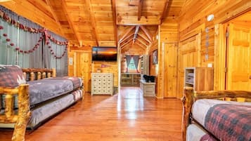House, Multiple Beds (Timber Tails)