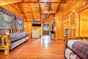 House, Multiple Beds (Timber Tails) | 3 bedrooms - Timber Tails (Sevierville)