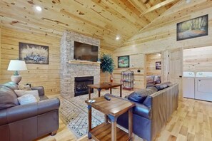 Ferienhaus, Mehrere Betten (Southern Comfort Cabin) | Wohnbereich