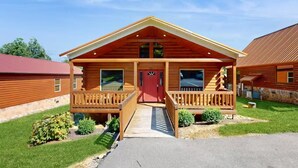 House, Berbilang Katil (Southern Comfort Cabin) | Bahagian luar
