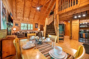 Ferienhaus, Mehrere Betten (Quiet Way Cabin) | Speisen