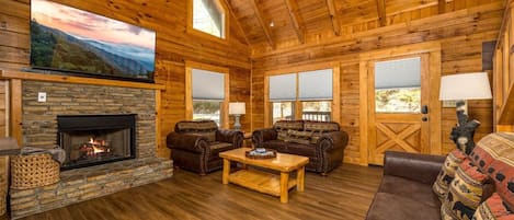 House, Multiple Beds (Timber Trace) | Living area
