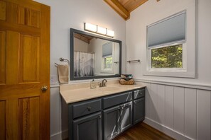 Casa, diversos llits (Timber Trace) | Bany