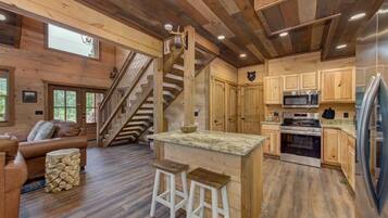 House, Multiple Beds (Friends in Bear Places) | Interior