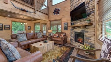 House, Multiple Beds (Friends in Bear Places) | Living area