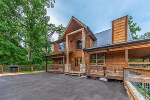 Huis, Meerdere bedden (Friends in Bear Places) | Exterieur
