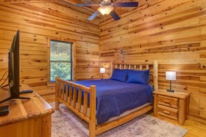 House, Multiple Beds (Goldilocks and The Three Bears) - Goldilocks and The Three Bears (Gatlinburg)
