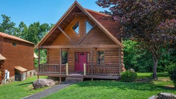 House, Multiple Beds (Goldilocks and The Three Bears) | Exterior