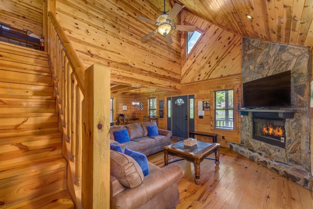 House, Multiple Beds (Goldilocks and The Three Bears) | Living area