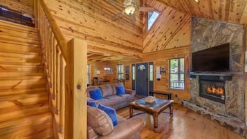 House, Multiple Beds (Goldilocks and The Three Bears) | Living area