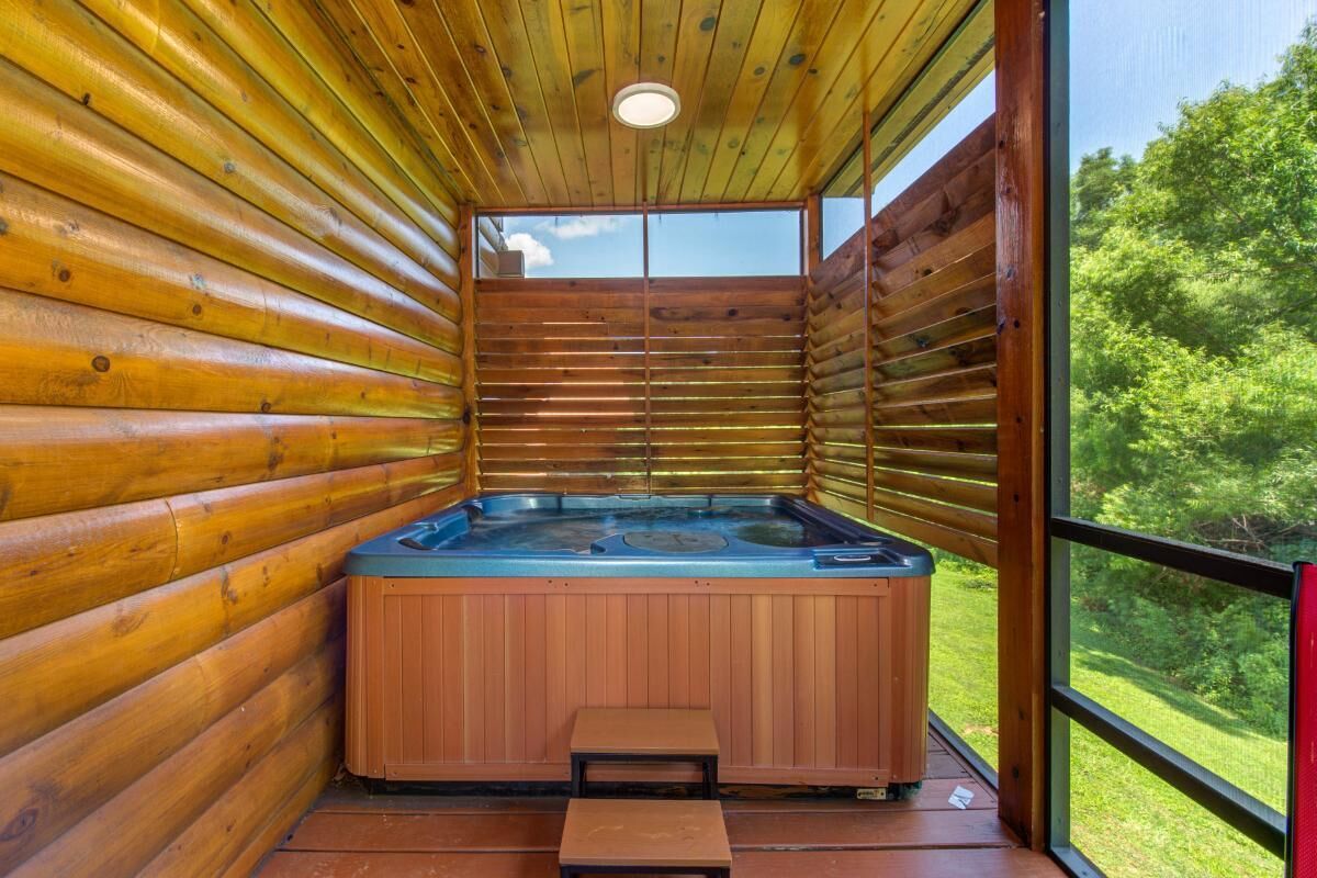 House, Multiple Beds (Goldilocks and The Three Bears) | Property grounds