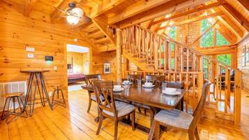 House, Multiple Beds (Thatta Way Hideaway) | Dining