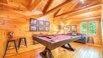 House, Multiple Beds (Thatta Way Hideaway) | Games room