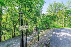 House, Multiple Beds (Hillside Hideaway) | Property grounds - Hillside Hideaway (Sevierville)