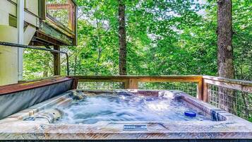 House, Multiple Beds (Hillside Hideaway) | Outdoor spa tub